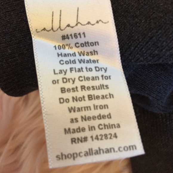 Callahan Anthropologie Soft V-Back Sweatshirt - Picture 12 of 16